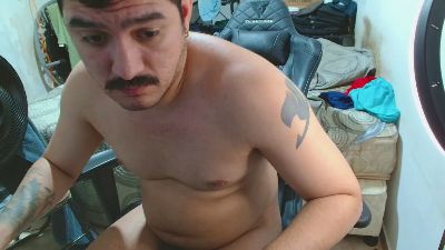 leonino231 live cam on Cam4