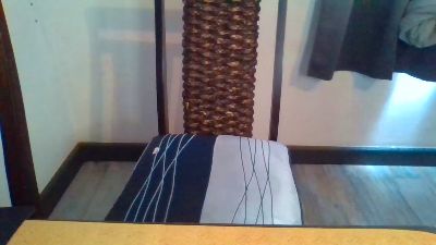 lesli4 live cam on Cam4