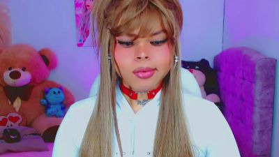 leslychaneldoll live cam on Cam4