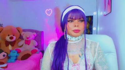 leslychaneldoll live cam on Cam4
