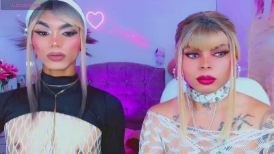 leslychaneldoll live cam on Cam4