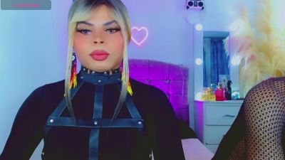 leslychaneldoll live cam on Cam4