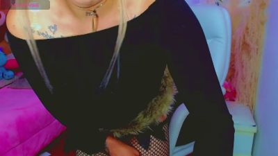 leslychaneldoll live cam on Cam4