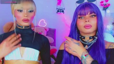 leslychaneldoll live cam on Cam4