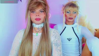 leslychaneldoll live cam on Cam4