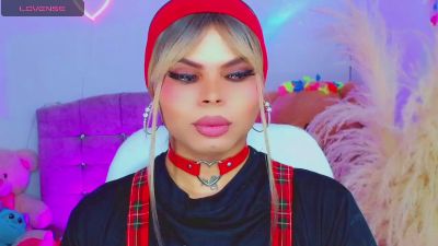 leslychaneldoll live cam on Cam4