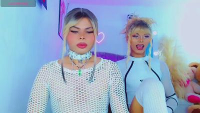 leslychaneldoll live cam on Cam4