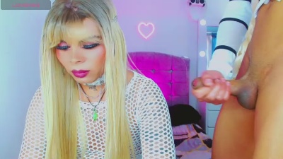 leslychaneldoll live cam on Cam4