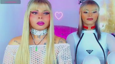 leslychaneldoll live cam on Cam4