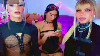 leslychaneldoll live cam on Cam4