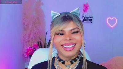 leslychaneldoll live cam on Cam4