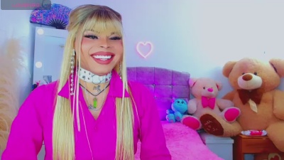 leslychaneldoll live cam on Cam4
