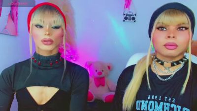 leslychaneldoll live cam on Cam4