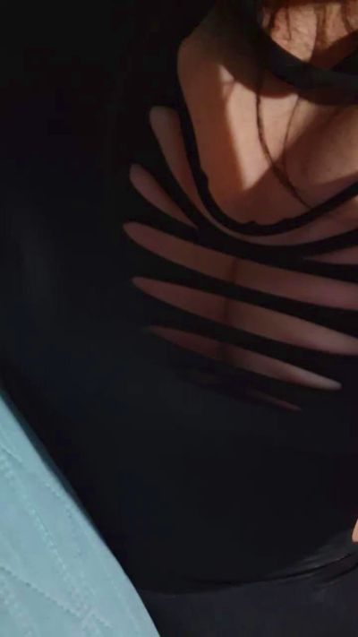 leticiaaa42 live cam on Cam4