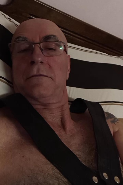 lgarsdu18 live cam on Cam4