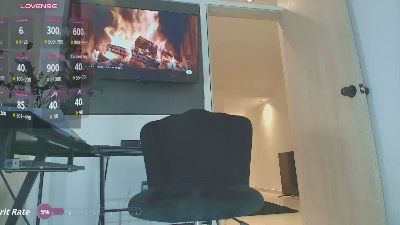lia_jones77 live cam on Cam4