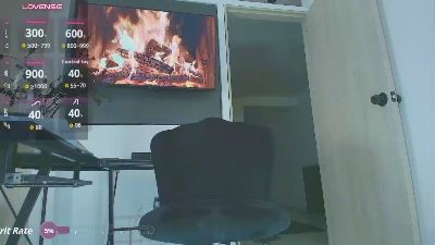 lia_jones77 live cam on Cam4