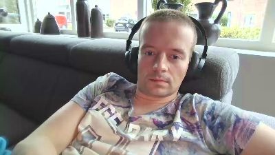 lickmycumx live cam on Cam4