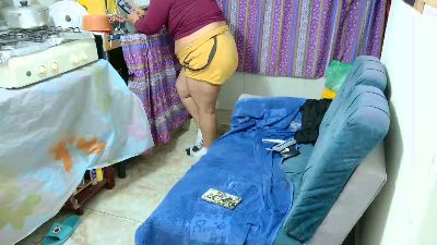 lili_latina live cam on Cam4