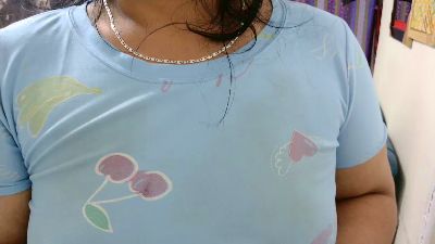 lili_latina live cam on Cam4