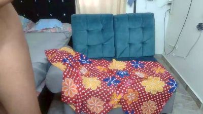 lili_latina live cam on Cam4