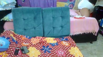 lili_latina live cam on Cam4