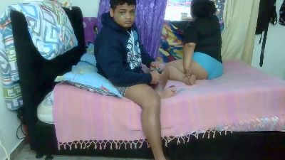 lili_latina live cam on Cam4