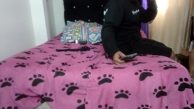 lili_latina live cam on Cam4