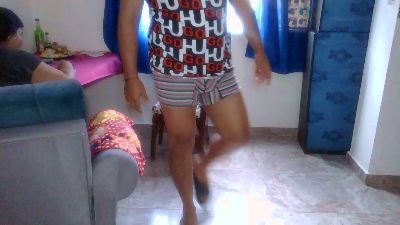 lili_latina live cam on Cam4