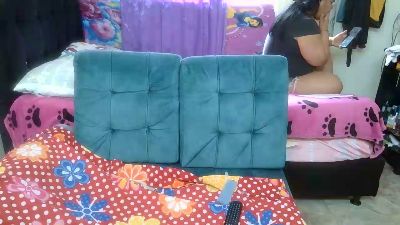 lili_latina live cam on Cam4