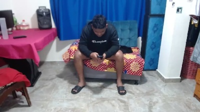 lili_latina live cam on Cam4