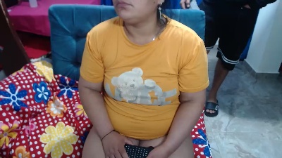 lili_latina live cam on Cam4