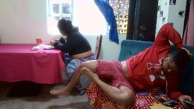 lili_latina live cam on Cam4