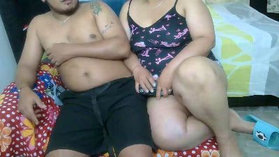 lili_latina live cam on Cam4