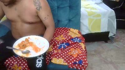 lili_latina live cam on Cam4