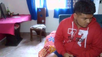 lili_latina live cam on Cam4