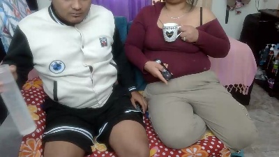 lili_latina live cam on Cam4