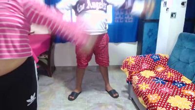 lili_latina live cam on Cam4