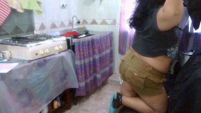 lili_latina live cam on Cam4