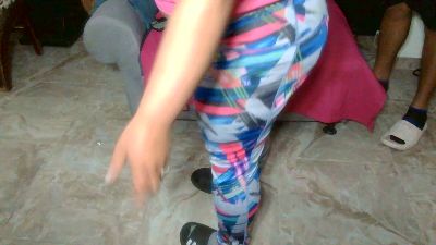 lili_latina live cam on Cam4