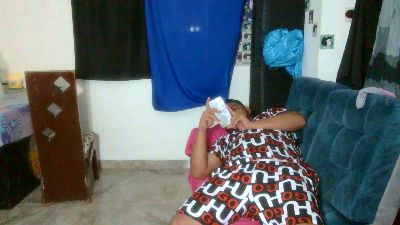 lili_latina live cam on Cam4
