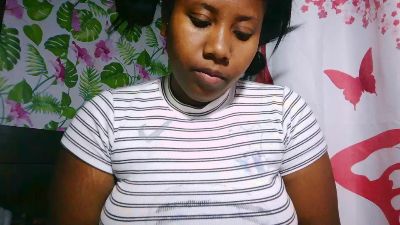 liliane4 live cam on Cam4