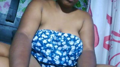 liliane4 live cam on Cam4