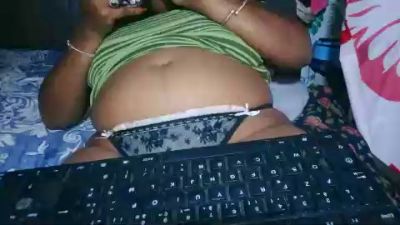 liliane4 live cam on Cam4