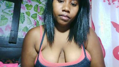 liliane4 live cam on Cam4
