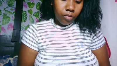 liliane4 live cam on Cam4
