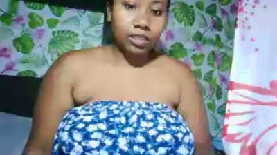 liliane4 live cam on Cam4