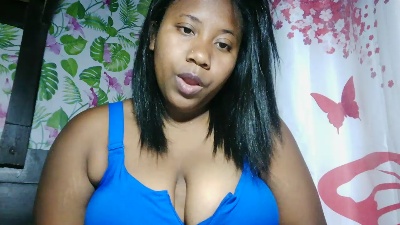 liliane4 live cam on Cam4
