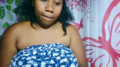 liliane4 live cam on Cam4