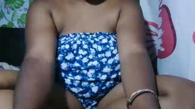 liliane4 live cam on Cam4